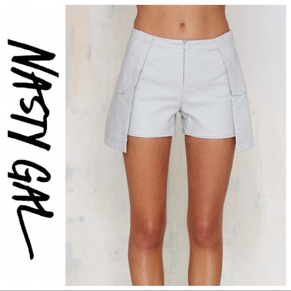 💕SALE💕 NWT Nasty Gal Leather Nightwalker Origami Layered Shorts - Picture 4 of 13